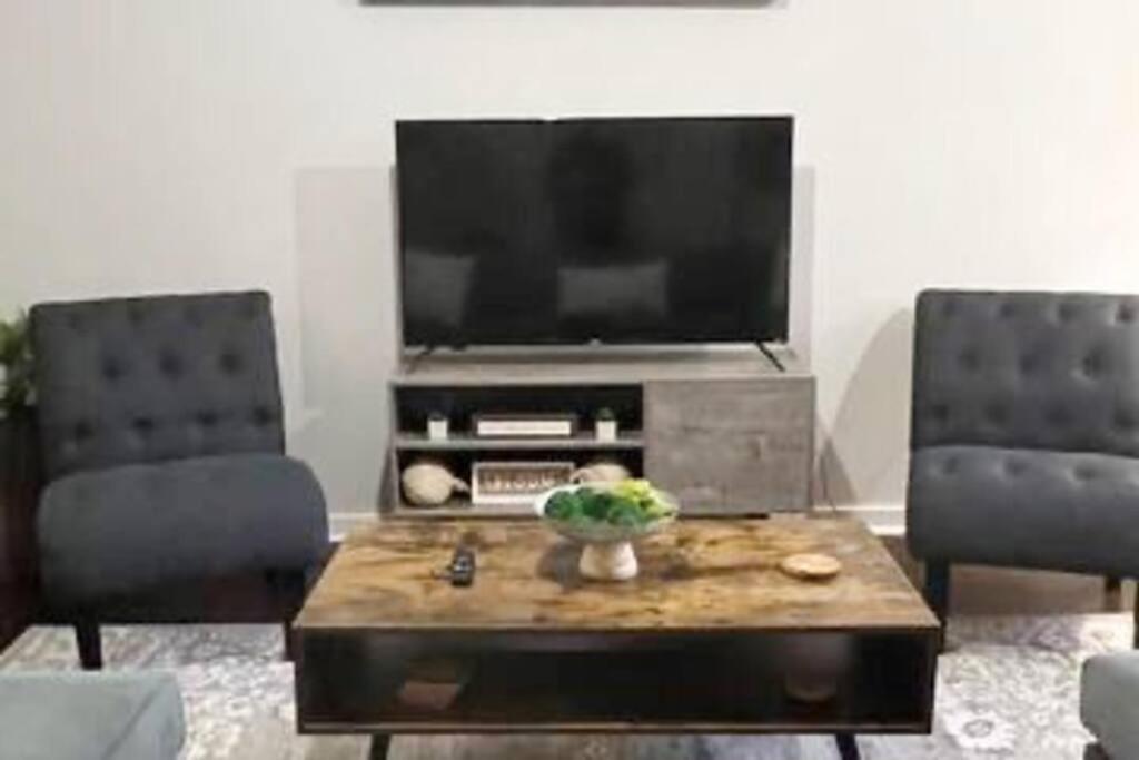 샬럿 Townhouse In Uptown King Bed-Wi-Fi-Free Parking-Pool 아파트 외부 사진