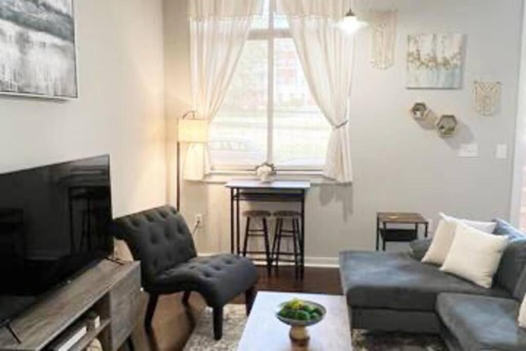 샬럿 Townhouse In Uptown King Bed-Wi-Fi-Free Parking-Pool 아파트 외부 사진