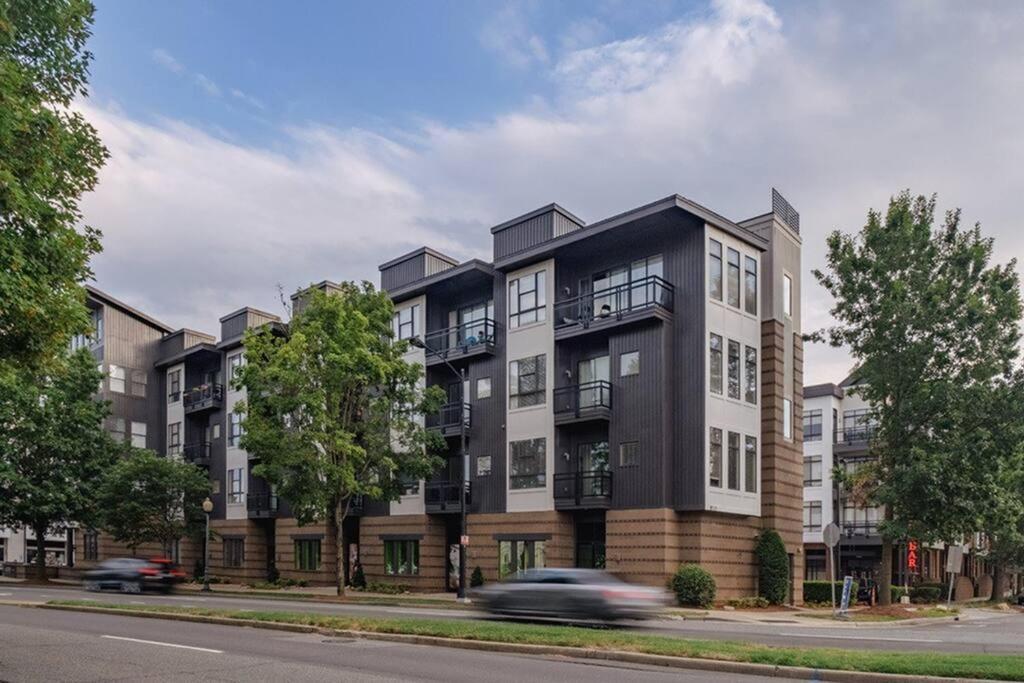 샬럿 Townhouse In Uptown King Bed-Wi-Fi-Free Parking-Pool 아파트 외부 사진