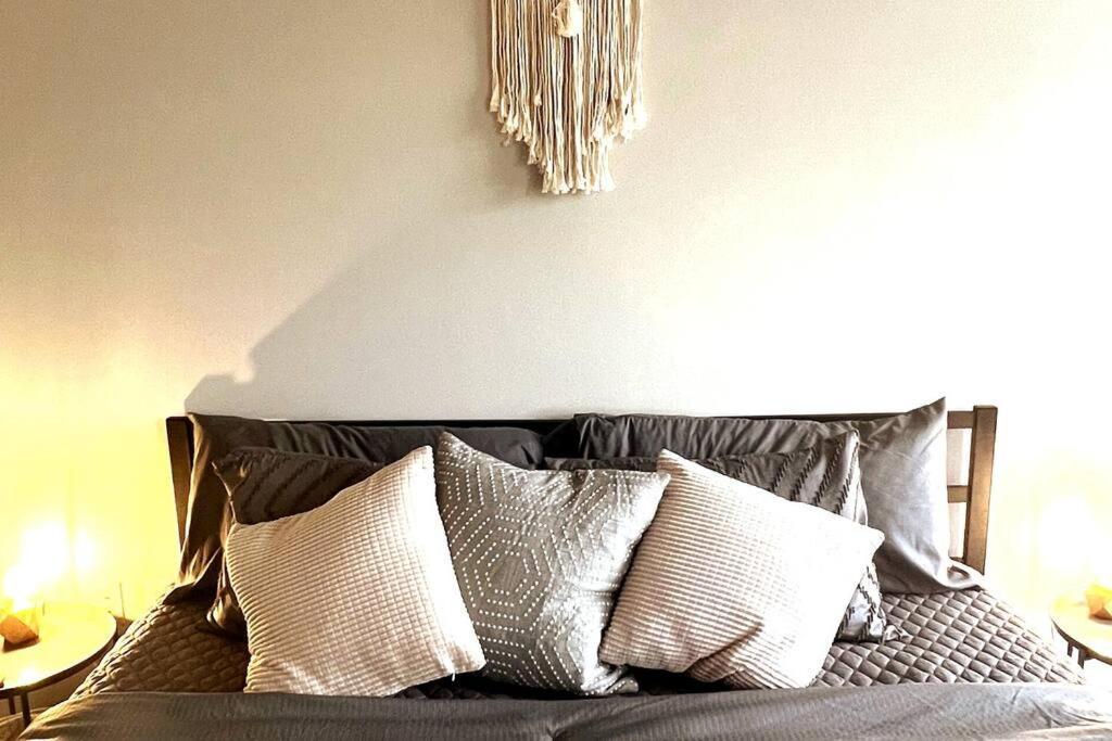 샬럿 Townhouse In Uptown King Bed-Wi-Fi-Free Parking-Pool 아파트 외부 사진